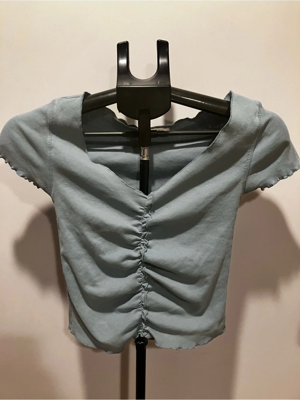 Urban Nation  Slate Blue Ruched Front V-Neck Baby Tee Crop Top Lettuce Trim XS⁠